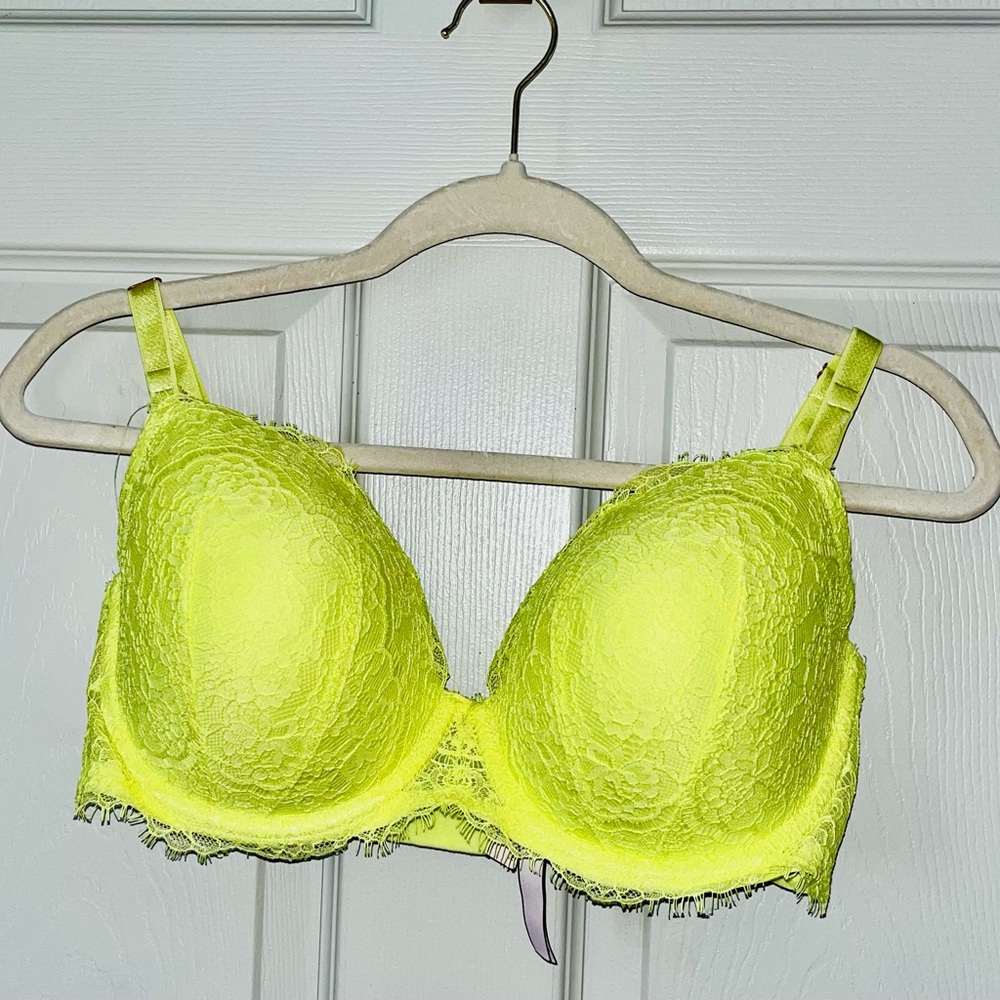 Victoria's Secret Bright Lace Bra